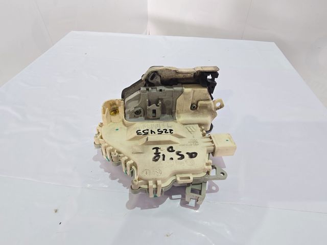 VAG 8J1837015C Cerradura de puerta delantera izquierda  disponible Valladolid