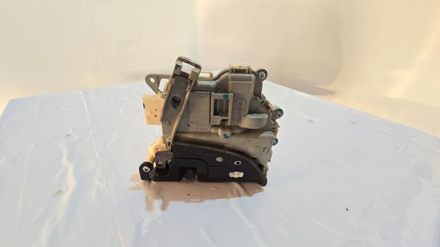 8J1837016C Cerradura de puerta delantera derecha  en stock Sabadell