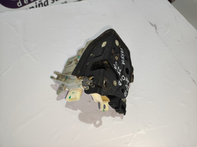 8J1837016C Cerradura de puerta delantera derecha  comprar en Reus
