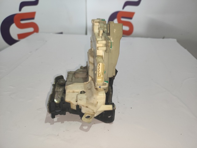 8J1837016C Cerradura de puerta delantera derecha comprar Girona