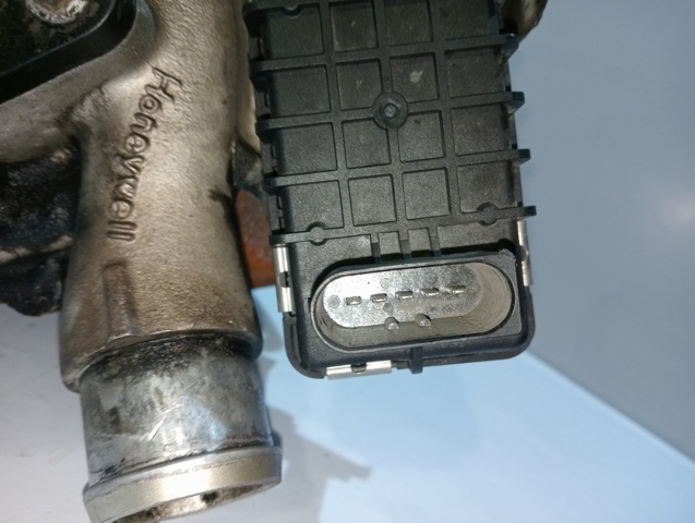 BK3Q6K682CC Ford