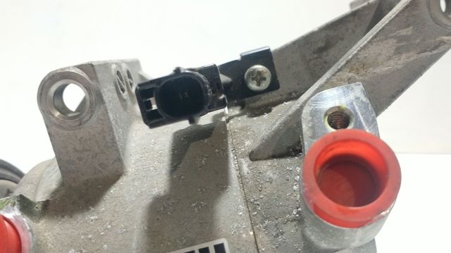 Compresor climatizador D09W61450 MAZDA