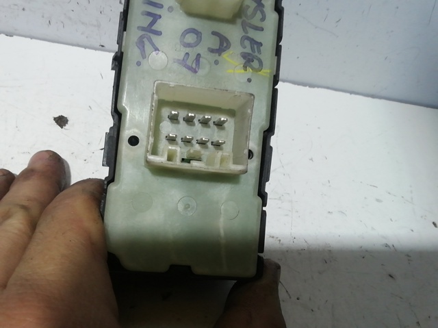 CHRYSLER 04602781AA Interruptor de elevalunas delantera izquierda  en stock Terrassa