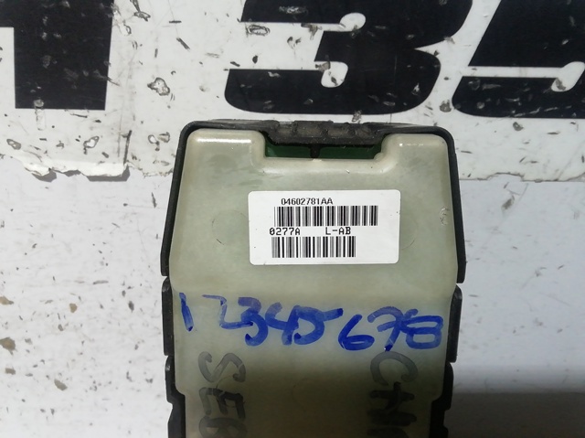 CHRYSLER 04602781AA Interruptor de elevalunas delantera izquierda comprar Pamplona