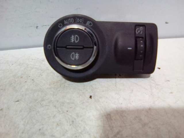 Interruptor de luces en el tablero 13268707 OPEL