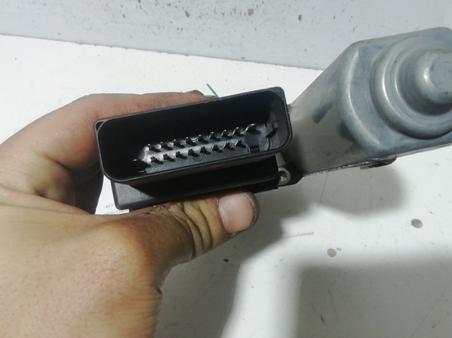 VAG 1K0959703E Motor del elevalunas de la puerta trasera izquierda  en stock Terrassa