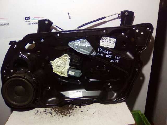 1K0959792M Motor del elevalunas de la puerta delantera derecha  en stock Granada