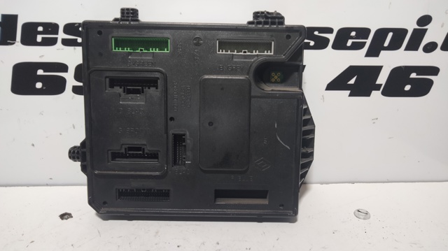 284B17882R RENAULT Caja de fusibles comprar Bilbao