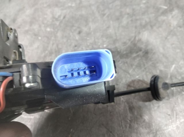 3D1837016AC VAG Cerradura de puerta delantera derecha comprar Madrid