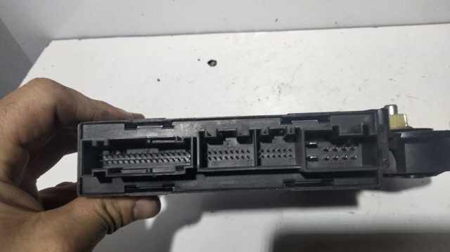 3D1959793E Motor del elevalunas de la puerta delantera izquierda  disponible Málaga