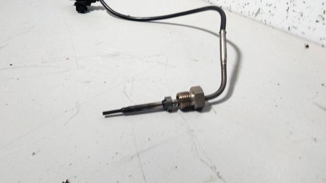 Sensor de temperatura de gases de escape en catalizador 55592366 OPEL