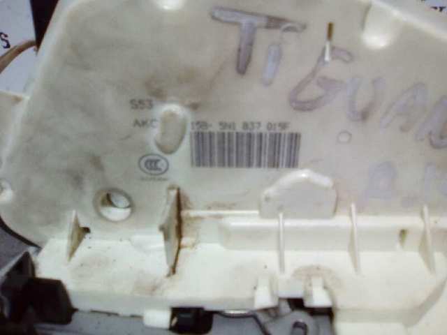 Cerradura delantera izquierda 5N1837015F VAG