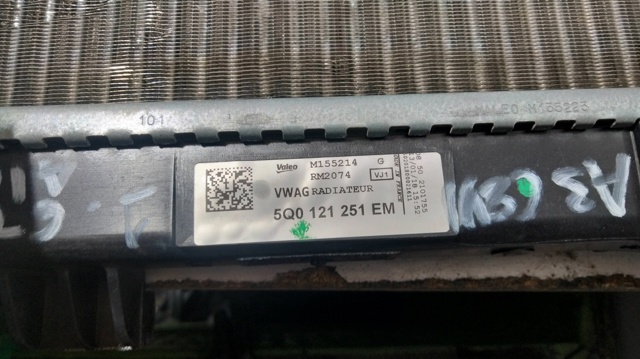 VAG 5Q0121251GB Radiador adicional de refrigeración del motor  en stock Valencia