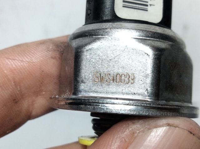 Sensor de la presión del combustible 5WS40039 FORD