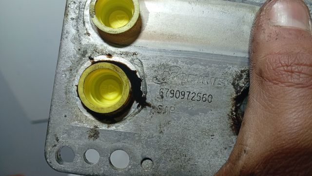 6790972560 RENAULT Radiador de aceite debajo del filtro  disponible Ourense
