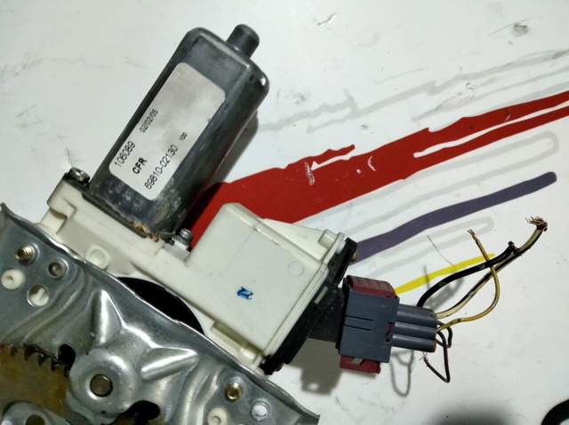 Mecanismo de elevalunas Toyota Corolla (E12U)