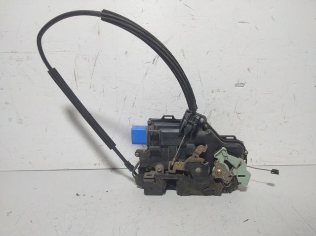 7L0839016 VAG Cerradura de la puerta trasera derecha  en stock Huelva