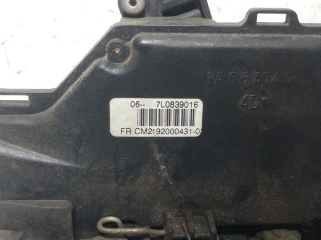 7L0839016 Cerradura de la puerta trasera derecha  en stock Granada