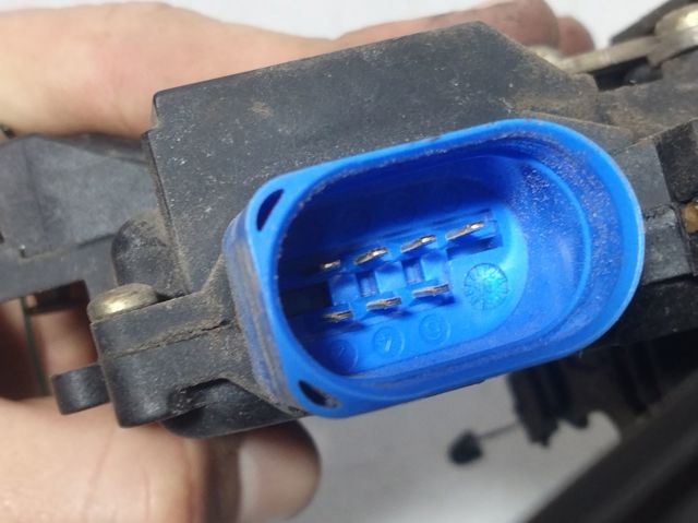VAG 7L0839016 Cerradura de la puerta trasera derecha comprar Barcelona