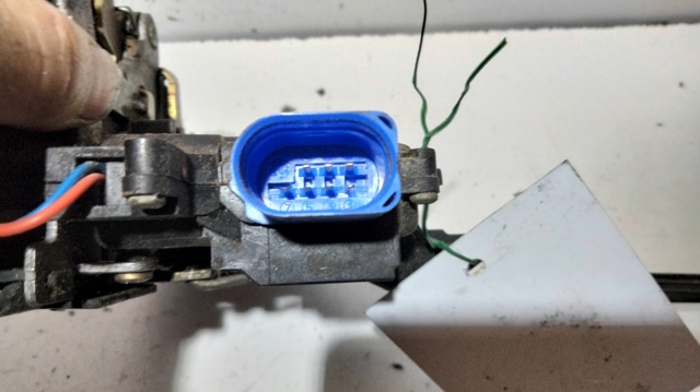 7L0839016 VAG Cerradura de la puerta trasera derecha comprar Bilbao