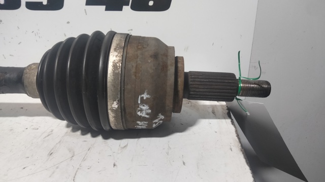 Semieje delantero izquierdo 8200687910 RENAULT