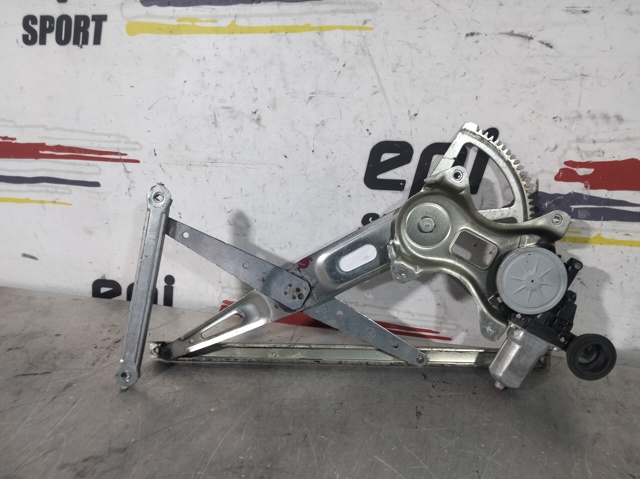 8571035180 TOYOTA Motor del elevalunas de la puerta delantera derecha  disponible Alicante