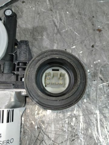 8571035180 TOYOTA Motor del elevalunas de la puerta delantera derecha  en stock Gandía