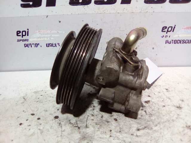 Bomba de dirección asistida  8D0145156L VAG