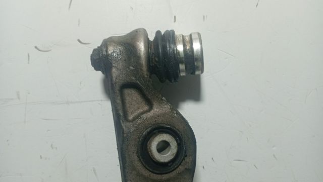 Brazo inferior derecho de la suspensión delantera 8W0407156A VAG