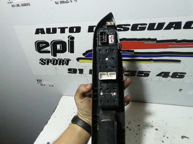 Unidad de control elevalunas delantera izquierda 935701C110 HYUNDAI