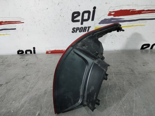 Piloto trasero exterior izquierdo 9677817680 PEUGEOT