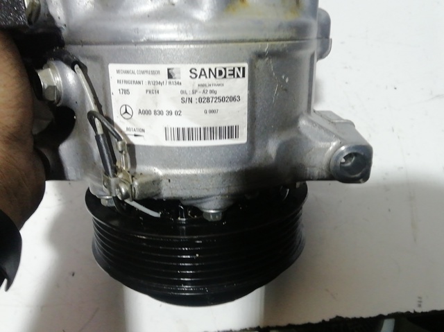 Compresor de ac A0008303902 MERCEDES
