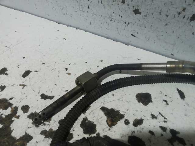 Sensor de temperatura de gases de escape antes del catalizador A0009057004 MERCEDES