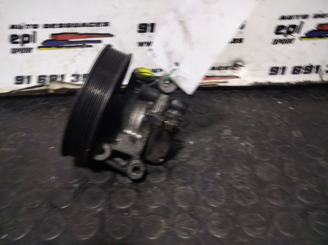 Bomba servodireccion A0044661301 MERCEDES