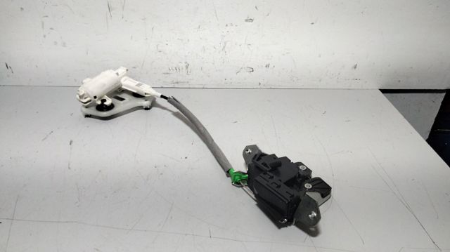 A0997400600 MERCEDES Cerradura de maletero  en stock Huelva