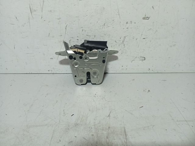 A0997400600 MERCEDES Cerradura de tapa de maletero  disponible Ourense