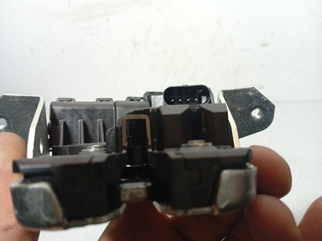 A0997400600 MERCEDES Cerradura de tapa de maletero  comprar en Oviedo