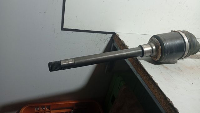 A1673308601 MERCEDES Semieje delantero derecho comprar Alcalá