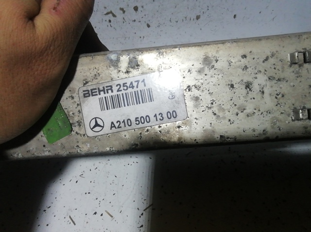 Radiador de intercooler A2105001300 MERCEDES