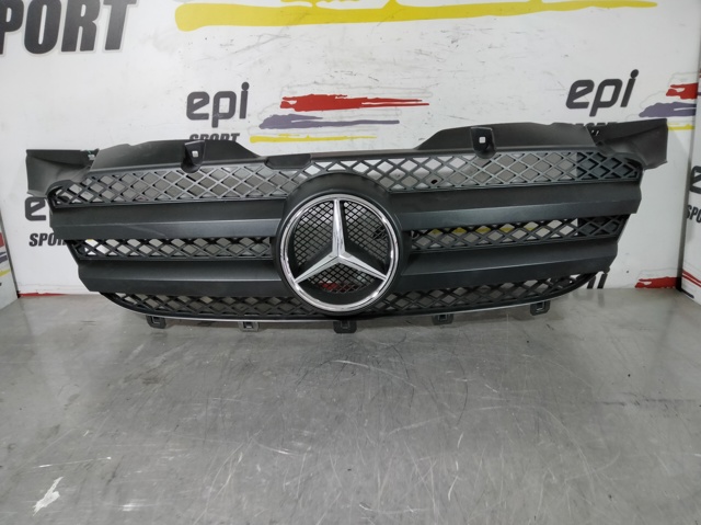 A6388880415 Parrilla del radiador  disponible Burgos