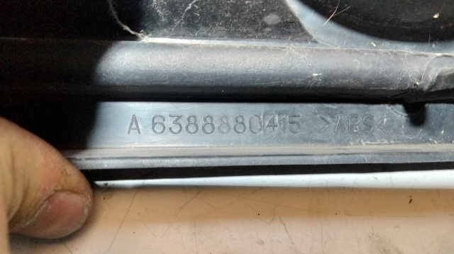 A6388880415 MERCEDES Parrilla del radiador  comprar en Jaén