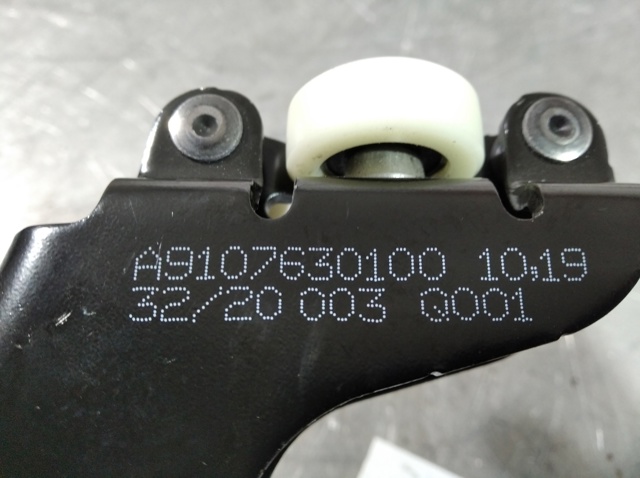 A9107630100 Rodillo central derecho de puerta corrediza  en stock Sabadell