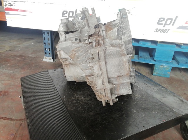 F40 Caja de cambios manual completa  disponible Málaga