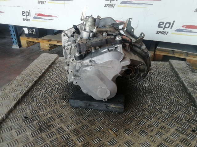 F40 Caja de cambios manual completa  disponible Burgos