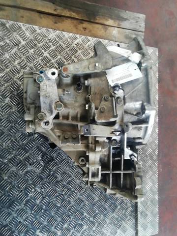 JG71 NISSAN Caja de cambios manual completa  comprar en Jaén