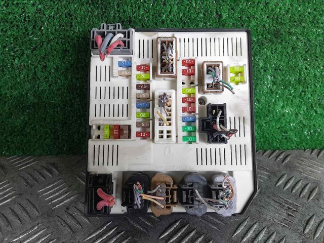Comprar Caja de fusibles Renault Megane III KZ0, KZ1 a bajo precio