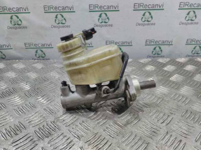 Cilindro maestro de frenos para Toyota Avensis T22