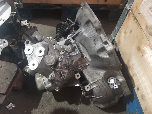 Comprar Caja de cambios manual completa Opel Astra  L67 a bajo precio