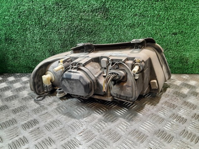 Comprar Faro izquierdo Audi A4 8D5 a bajo precio