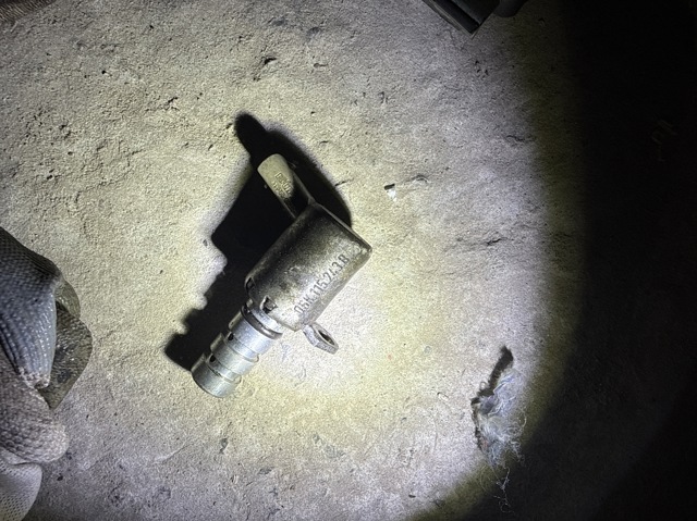 06K115243B Válvula de control del árbol de levas comprar Almería